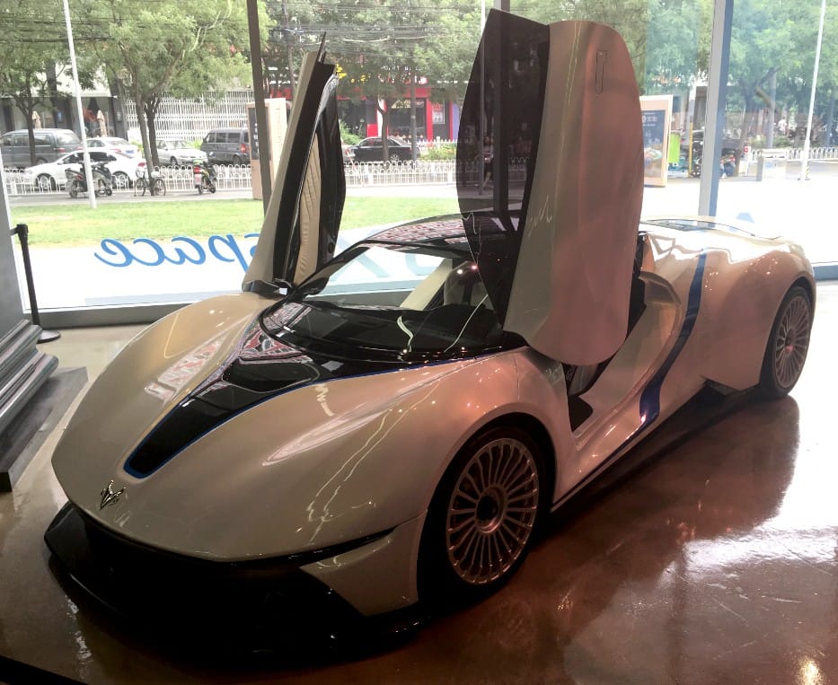 arcfox-f-1.jpg