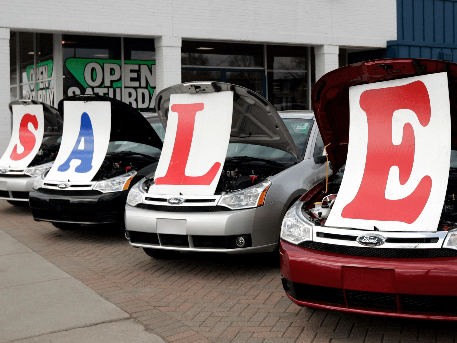 July Auto Sales Stoke Fears of Market Plateau