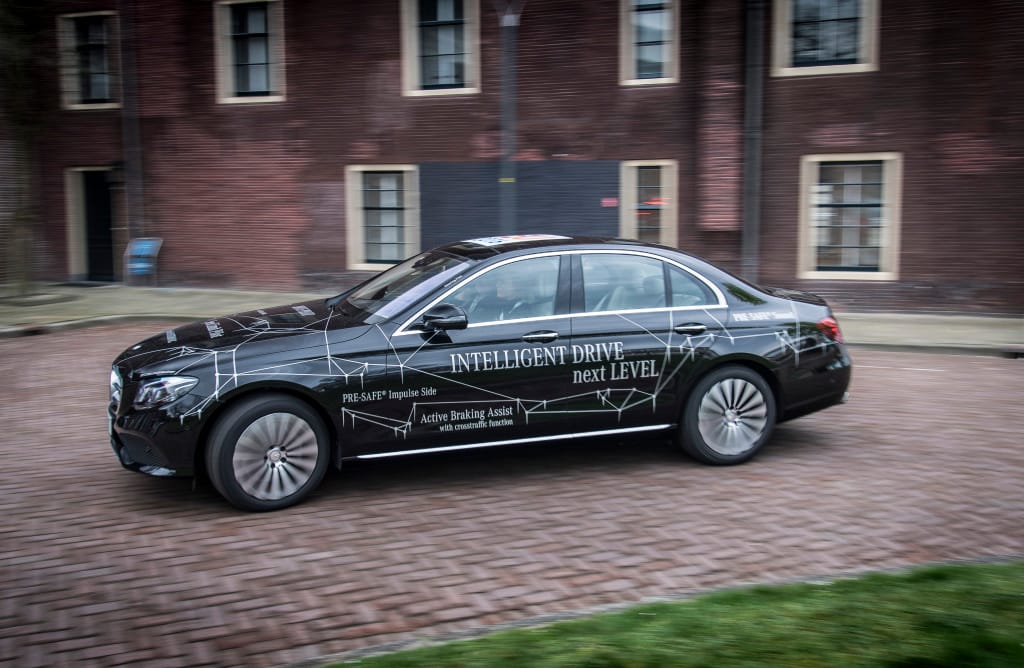 Daimler to Supply Self-driving Mercedes-Benz Vehicles on Uber's Network