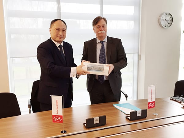 Syntus Orders BYD Electric Buses for service in Dutch Cities Isbrand Ho BYD Europe Cees Anker Syntus