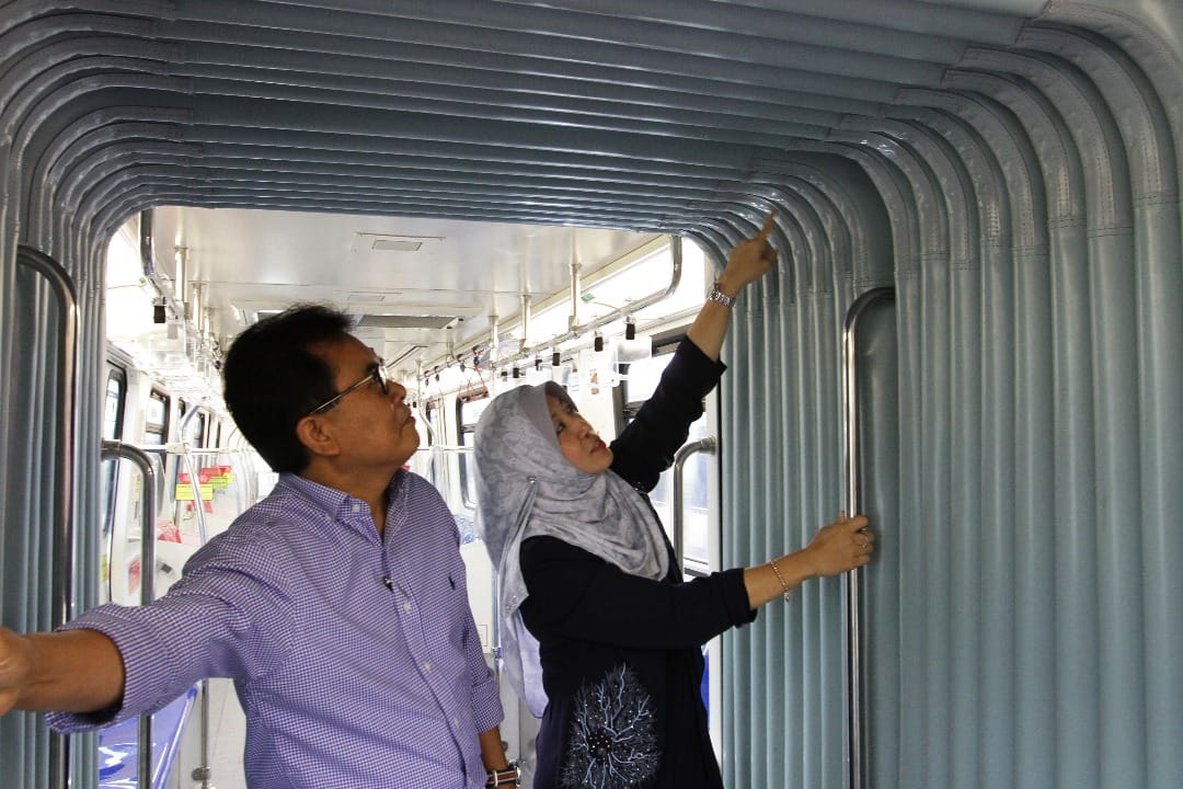 Rapid Rail Rolls Out First Married 4-Car Train Set joining train Dato’ Ir Zohari and Datin Norlia Noah of PRIME at the assembled section of the married train